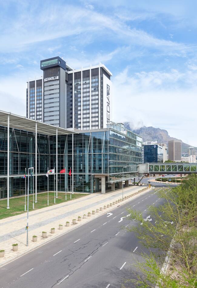 img_Naspers_650x950_pic3